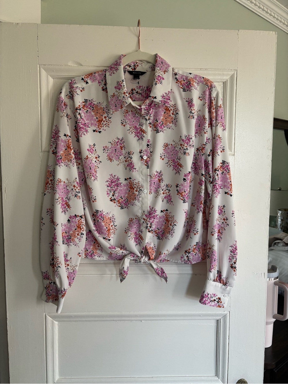 RW&CO. White Button-Down Tie-Front Blouse with Pink Floral
